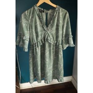 Parisian Petite Sage Green Floral Boho Cottagecore tiered Size 10 Dress